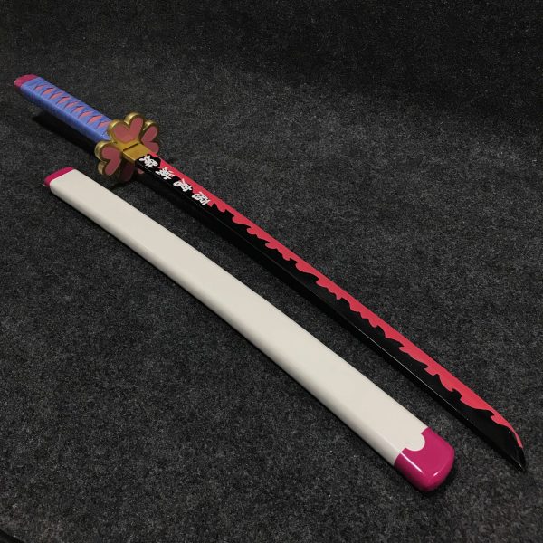 85cm Mitsuri Kanroji wooden wakizashi with pink blade and clover guard, Demon Slayer Love Hashira replica.